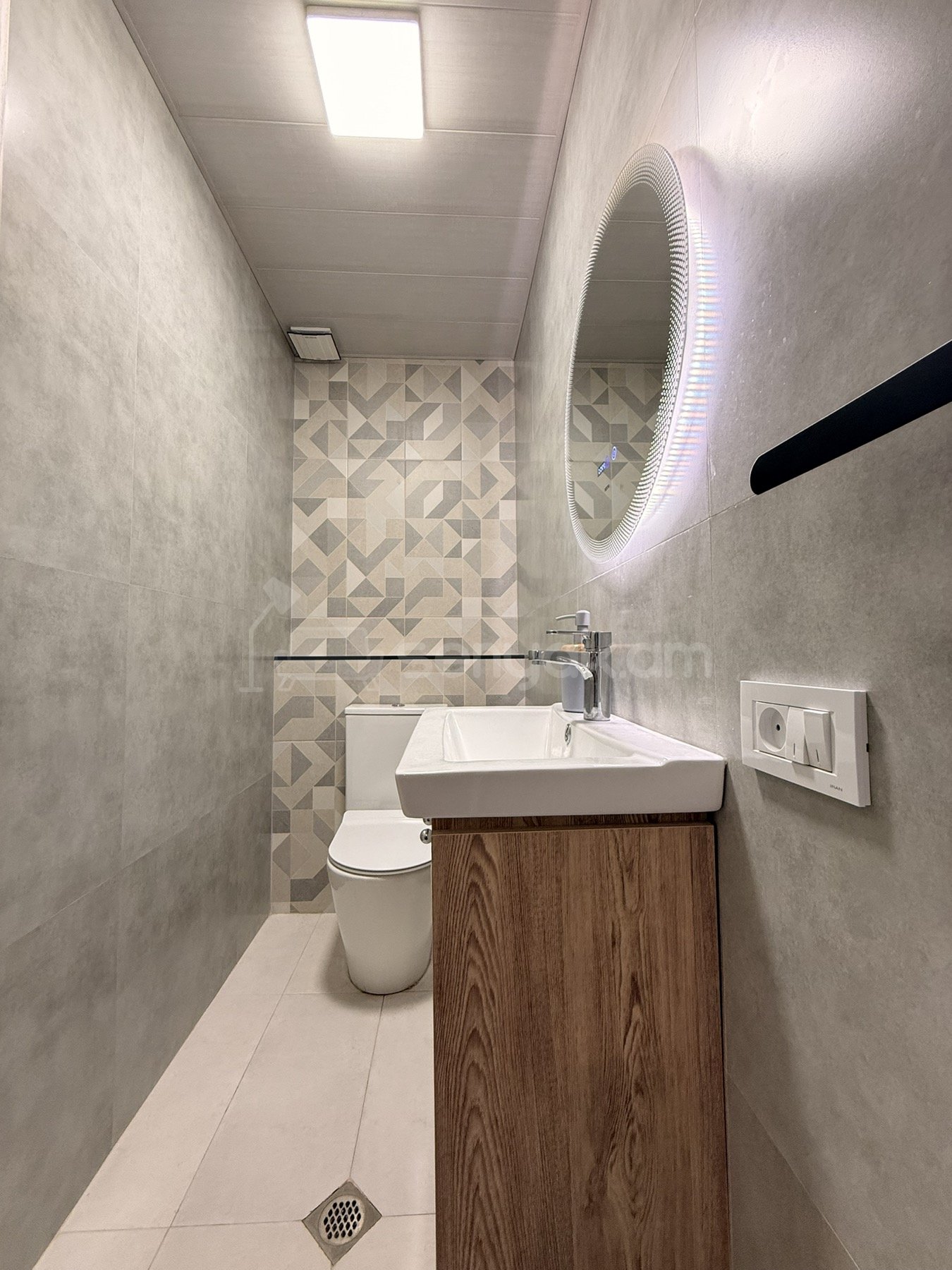 3 Սենյականոց Բնակարան Քարե Շենքում, 80քմ, 2/5 հարկ, Դիզայներական Վերանորոգված, Կահավորված, Արևկող