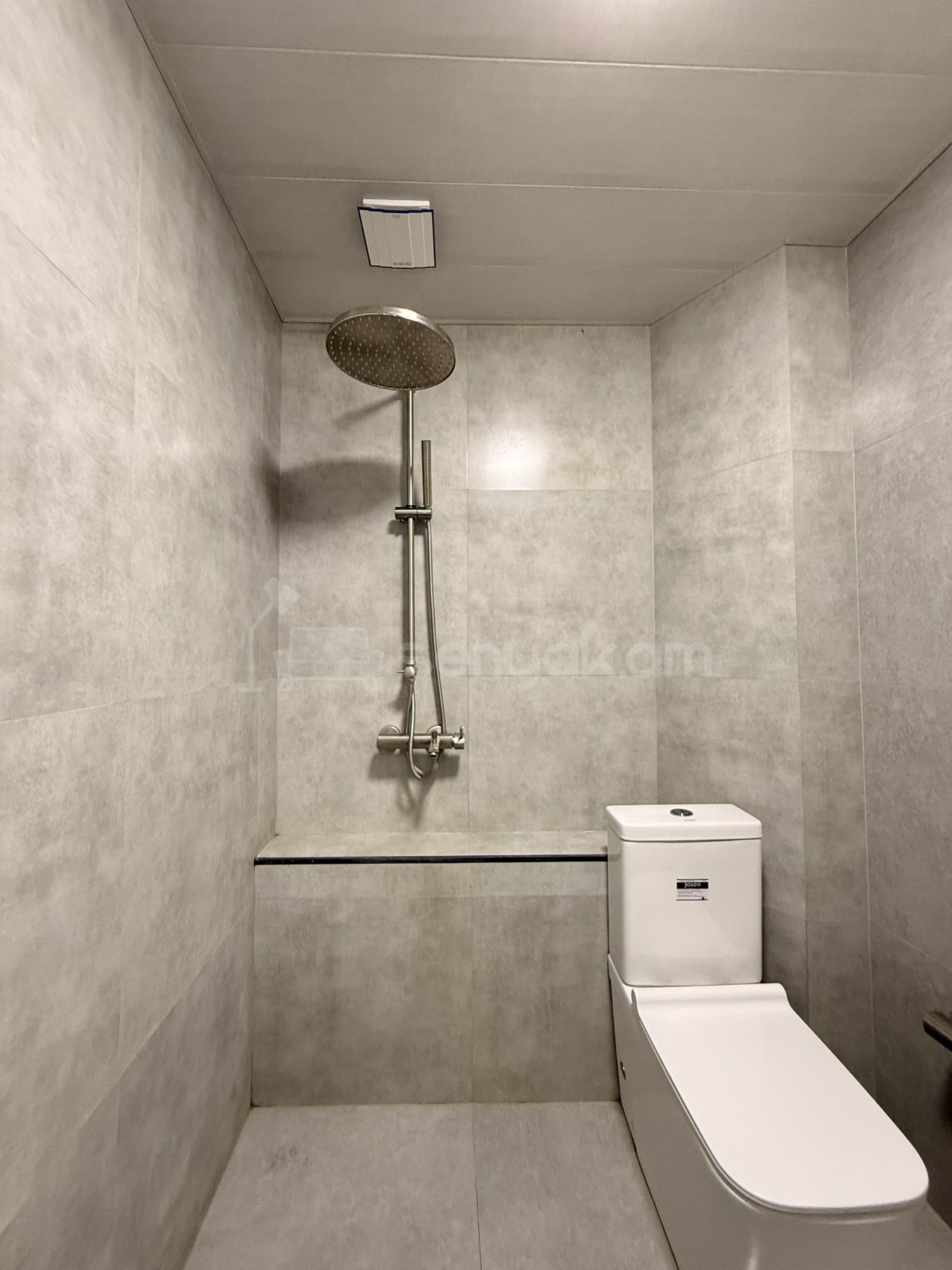 3 Սենյականոց Բնակարան Քարե Շենքում, 80քմ, 2/5 հարկ, Դիզայներական Վերանորոգված, Կահավորված, Արևկող