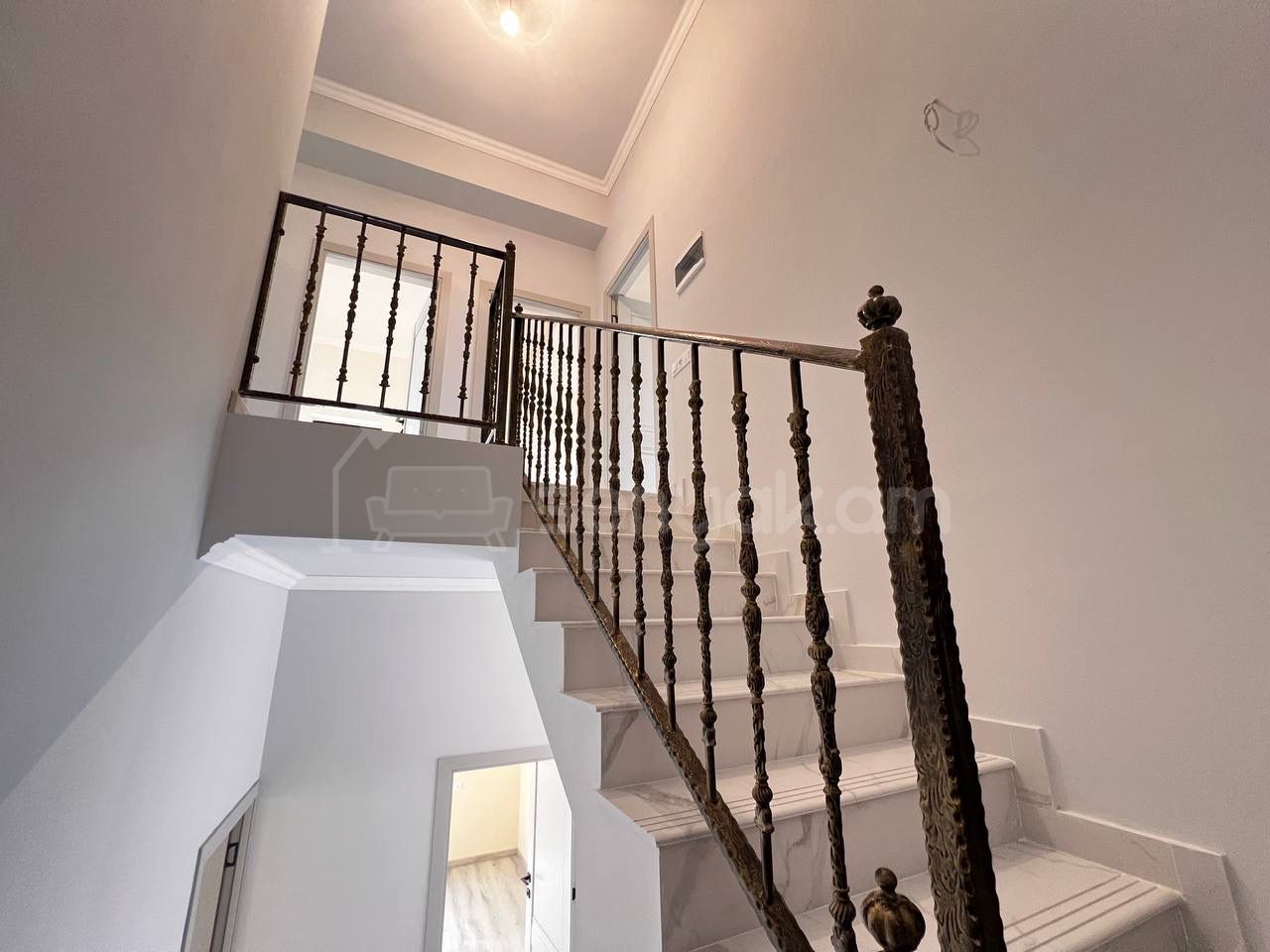 6 Սենյականոց Սեփական Տուն, 160քմ, Կապիտալ Վերանորոգված