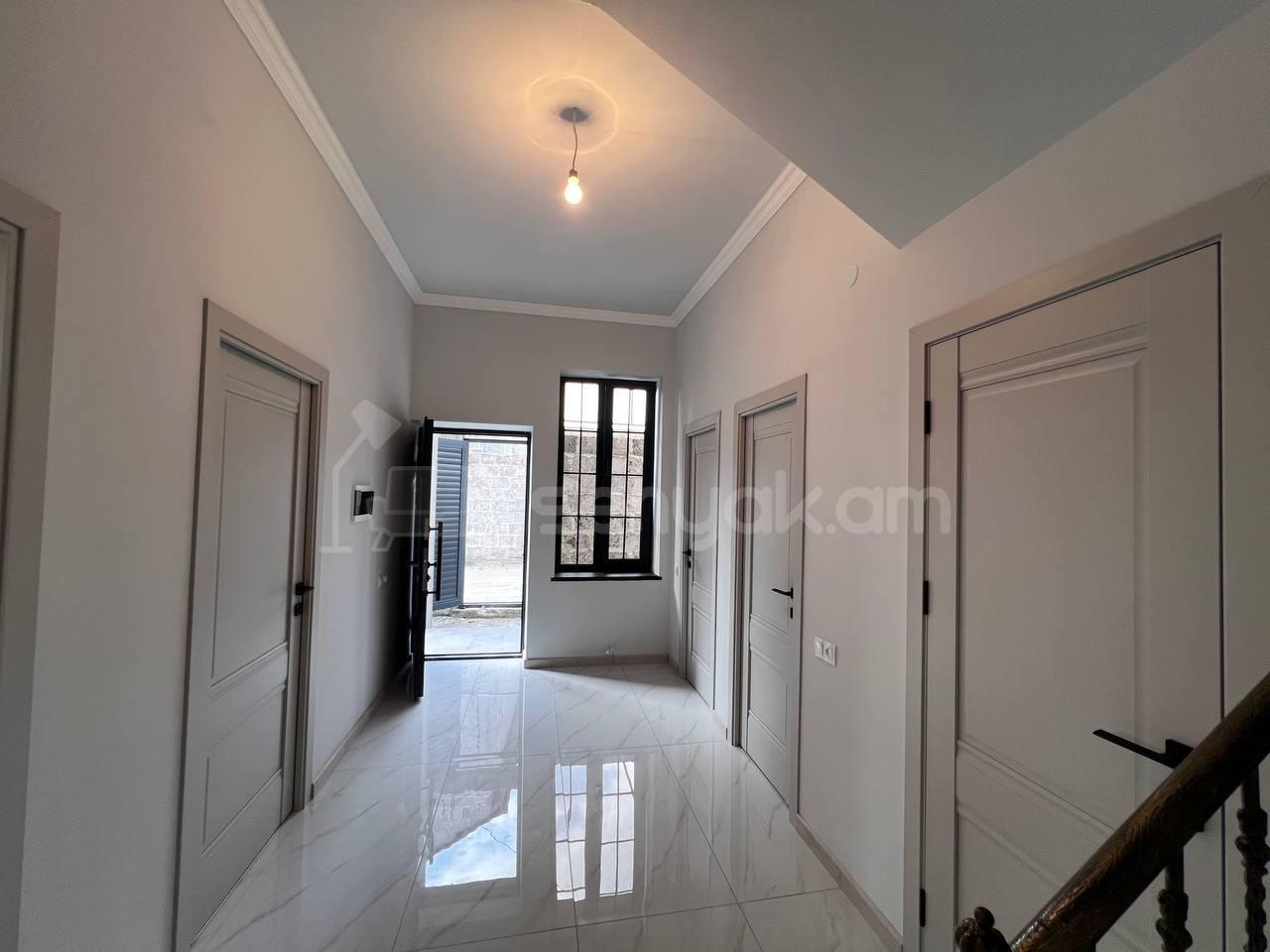 6 Սենյականոց Սեփական Տուն, 160քմ, Կապիտալ Վերանորոգված