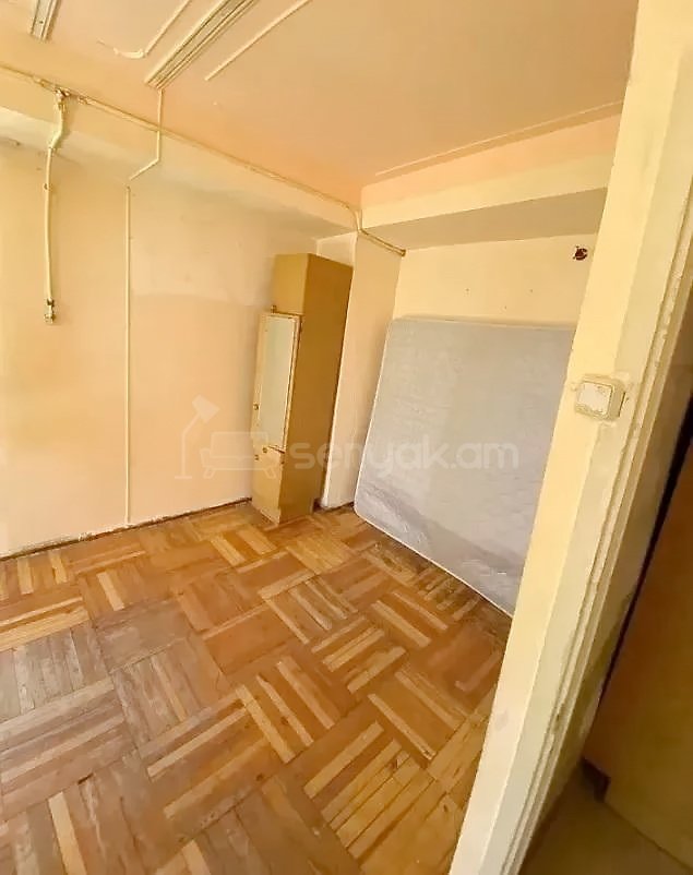 1 Սենյականոց Բնակարան, 46քմ, 3/9 հարկ, Պետական Վիճակում