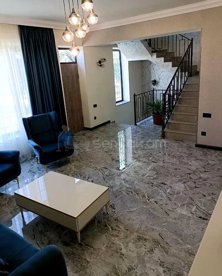 4 Սենյականոց Շքեղ Առանձնատուն, 271քմ, Ավտոտնակով