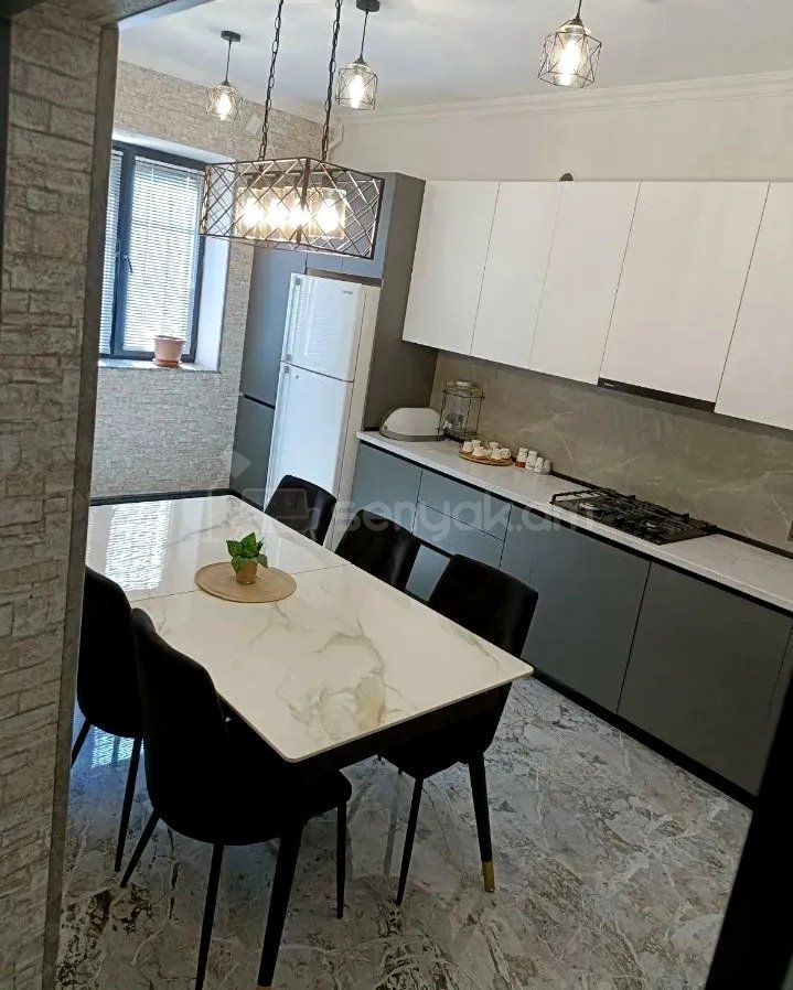 4 Սենյականոց Շքեղ Առանձնատուն, 271քմ, Ավտոտնակով