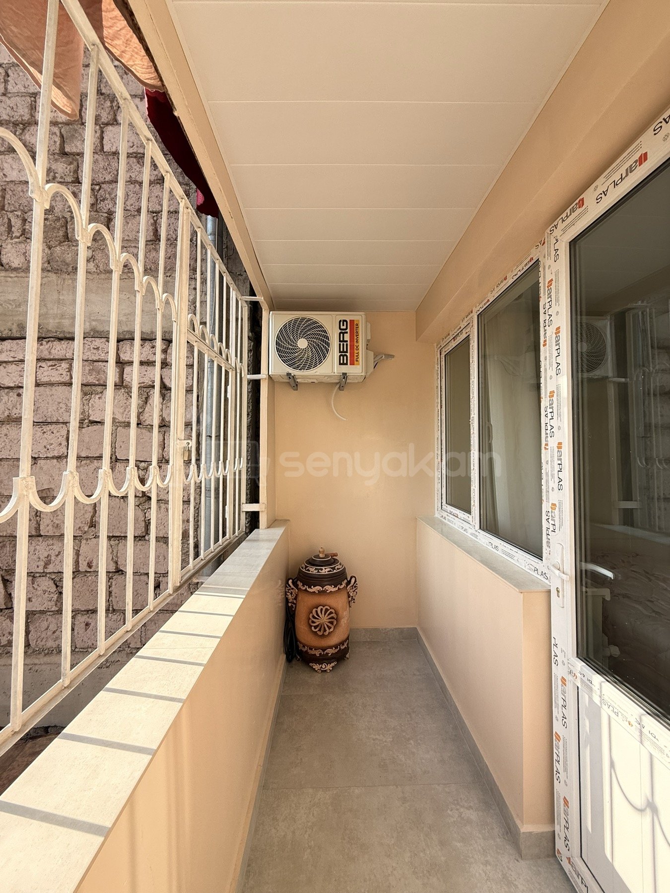 3 Սենյականոց Բնակարան Քարե Շենքում, 80քմ, 2/5 հարկ, Կապիտալ Վերանորոգված