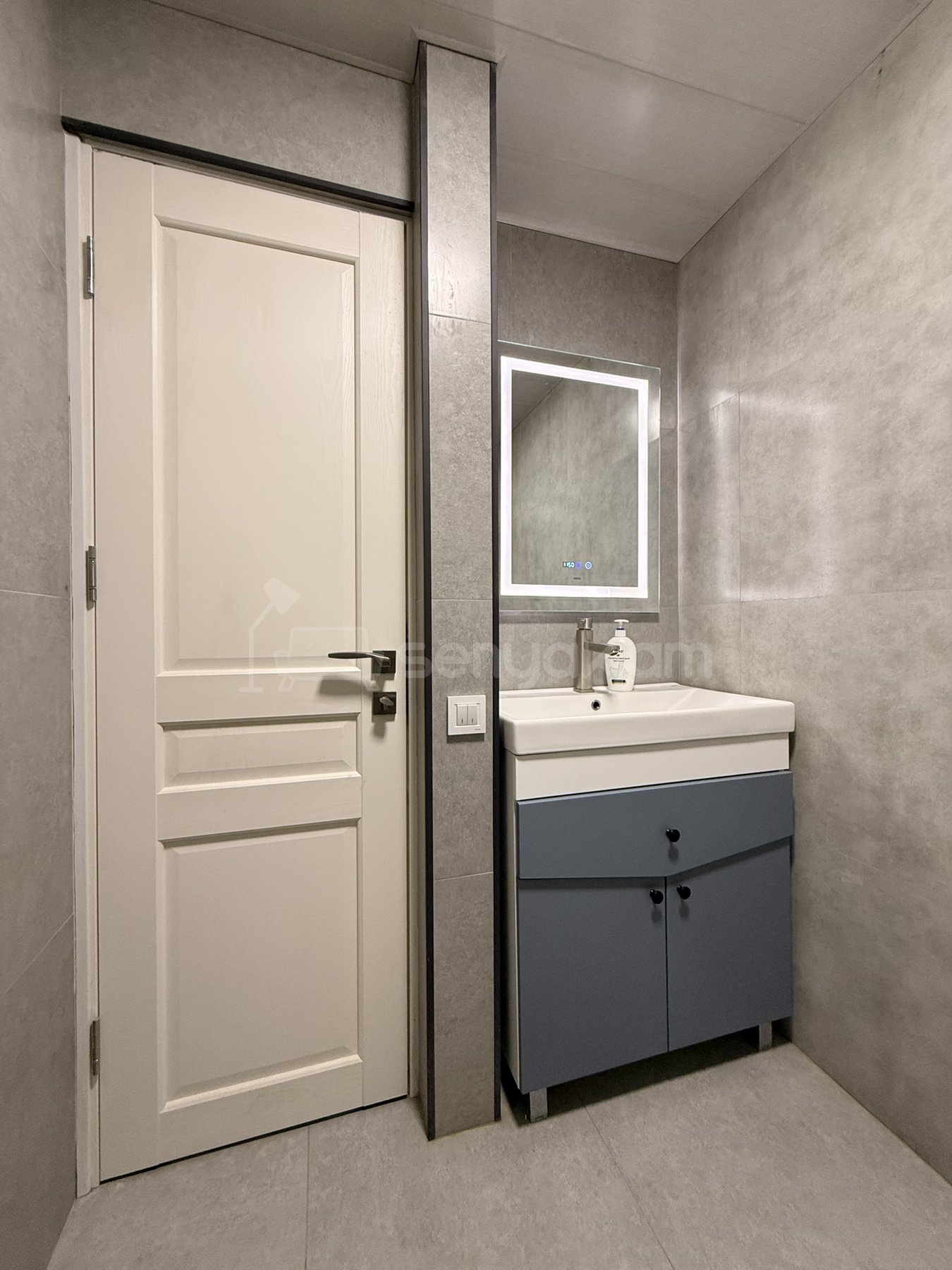 3 Սենյականոց Բնակարան Քարե Շենքում, 80քմ, 2/5 հարկ, Կապիտալ Վերանորոգված