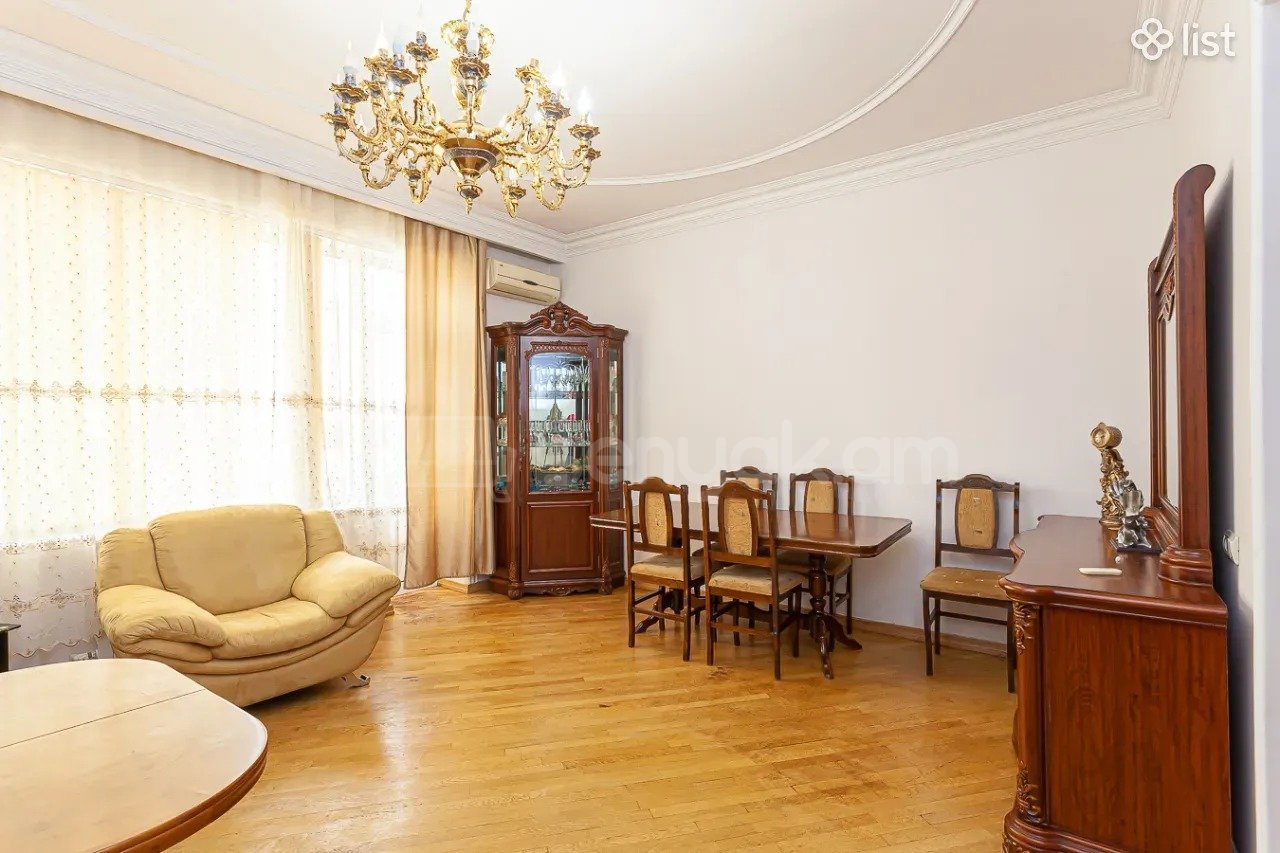 3 Սենյականոց Բնակարան Քարե Շենքում, 80քմ, 4/5 հարկ, Կապիտալ Վերանորոգված