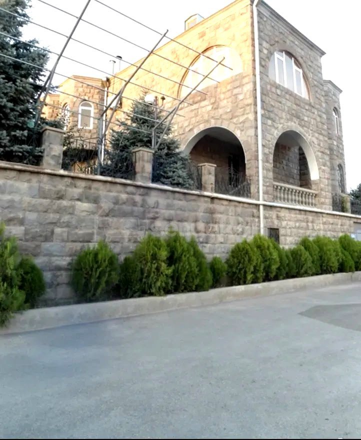 8 Սենյականոց Շքեղ Առանձնատուն, 540քմ, Ավտոտնակով