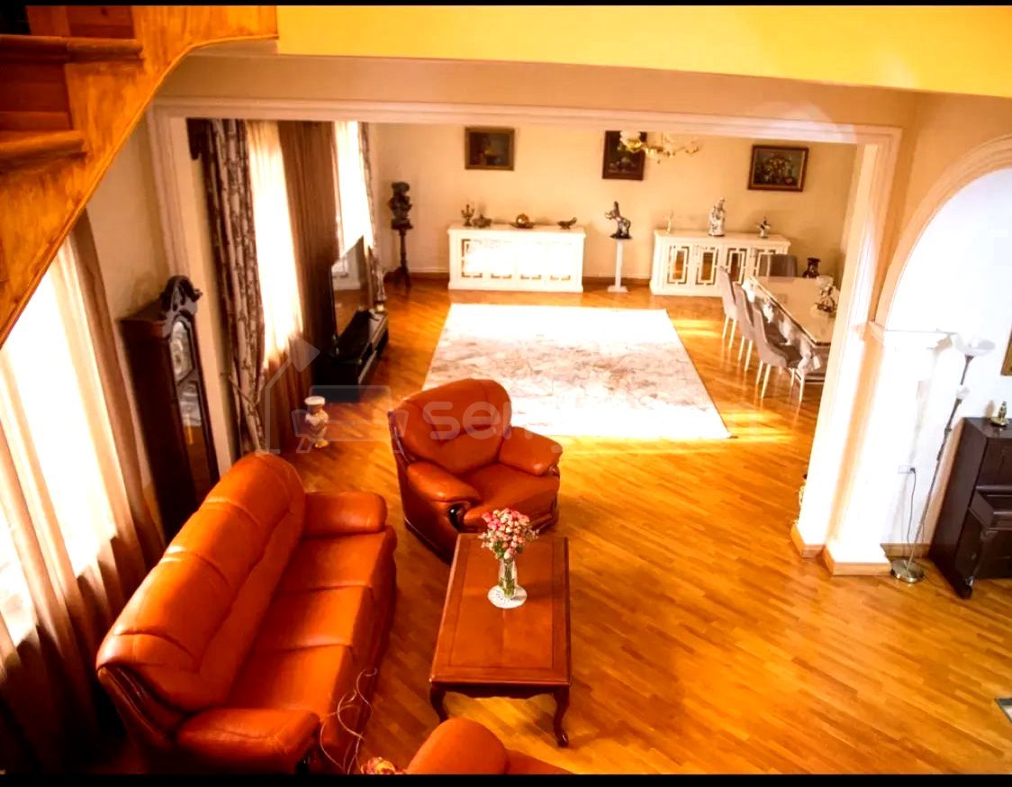 8 Սենյականոց Շքեղ Առանձնատուն, 540քմ, Ավտոտնակով