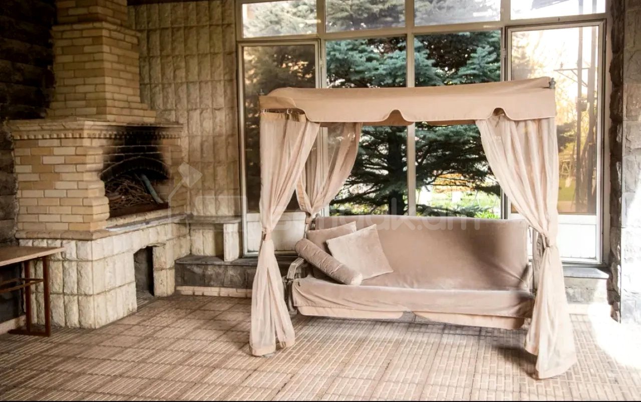 8 Սենյականոց Շքեղ Առանձնատուն, 540քմ, Ավտոտնակով