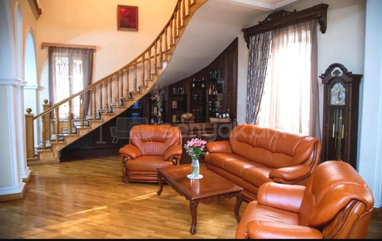 8 Սենյականոց Շքեղ Առանձնատուն, 540քմ, Ավտոտնակով