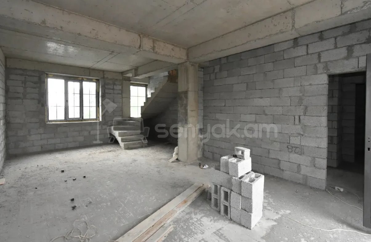 8 Սենյականոց Սեփական Տուն, 270քմ