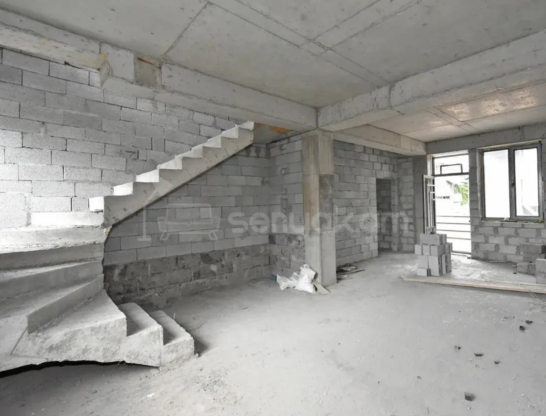 8 Սենյականոց Սեփական Տուն, 270քմ