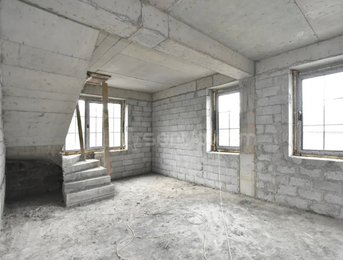 8 Սենյականոց Սեփական Տուն, 270քմ