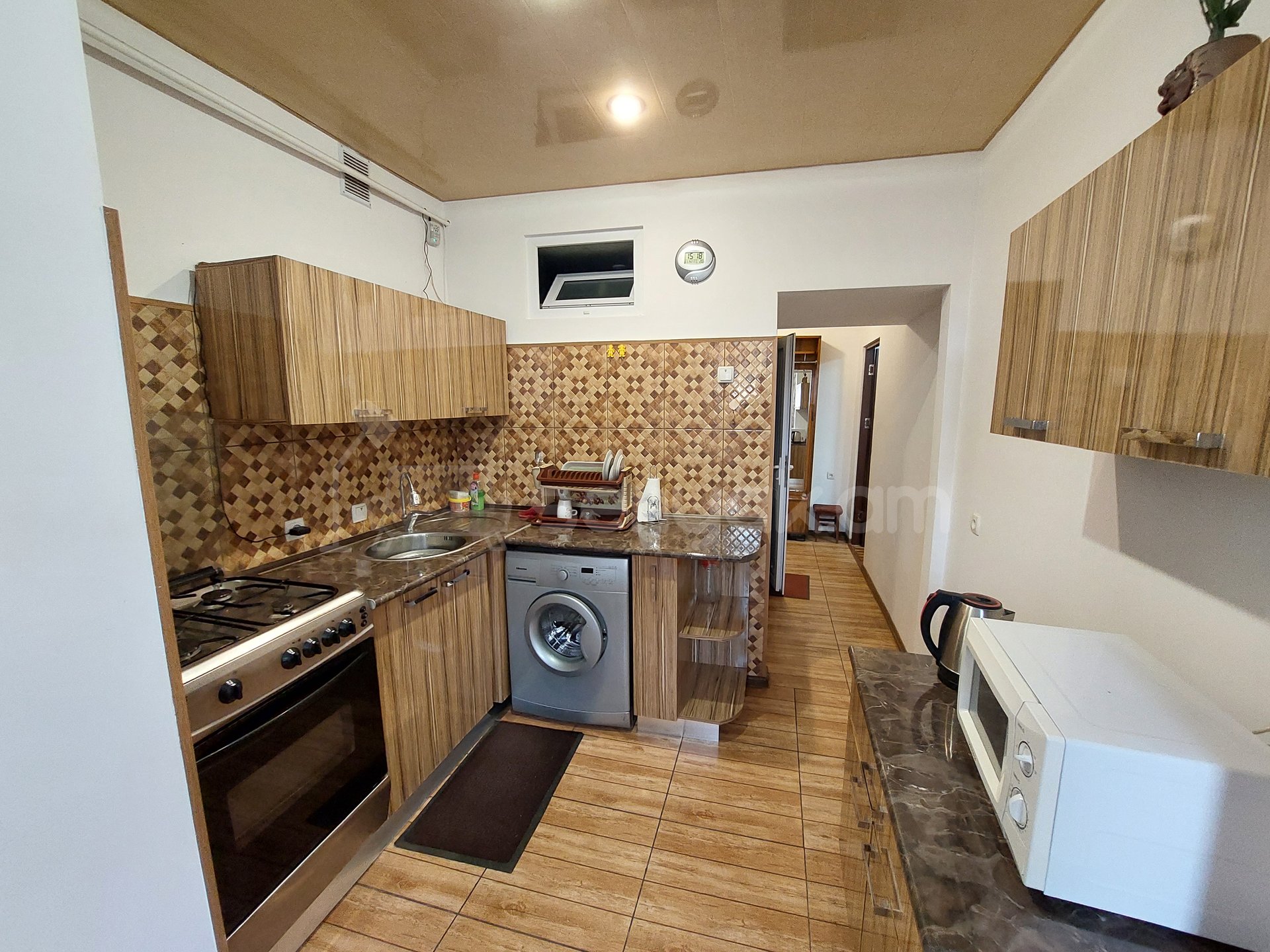 2 Սենյականոց Բնակարան Քարե Շենքում, 70քմ, 4/5 հարկ, Նորմալ Վիճակում, Կահավորված