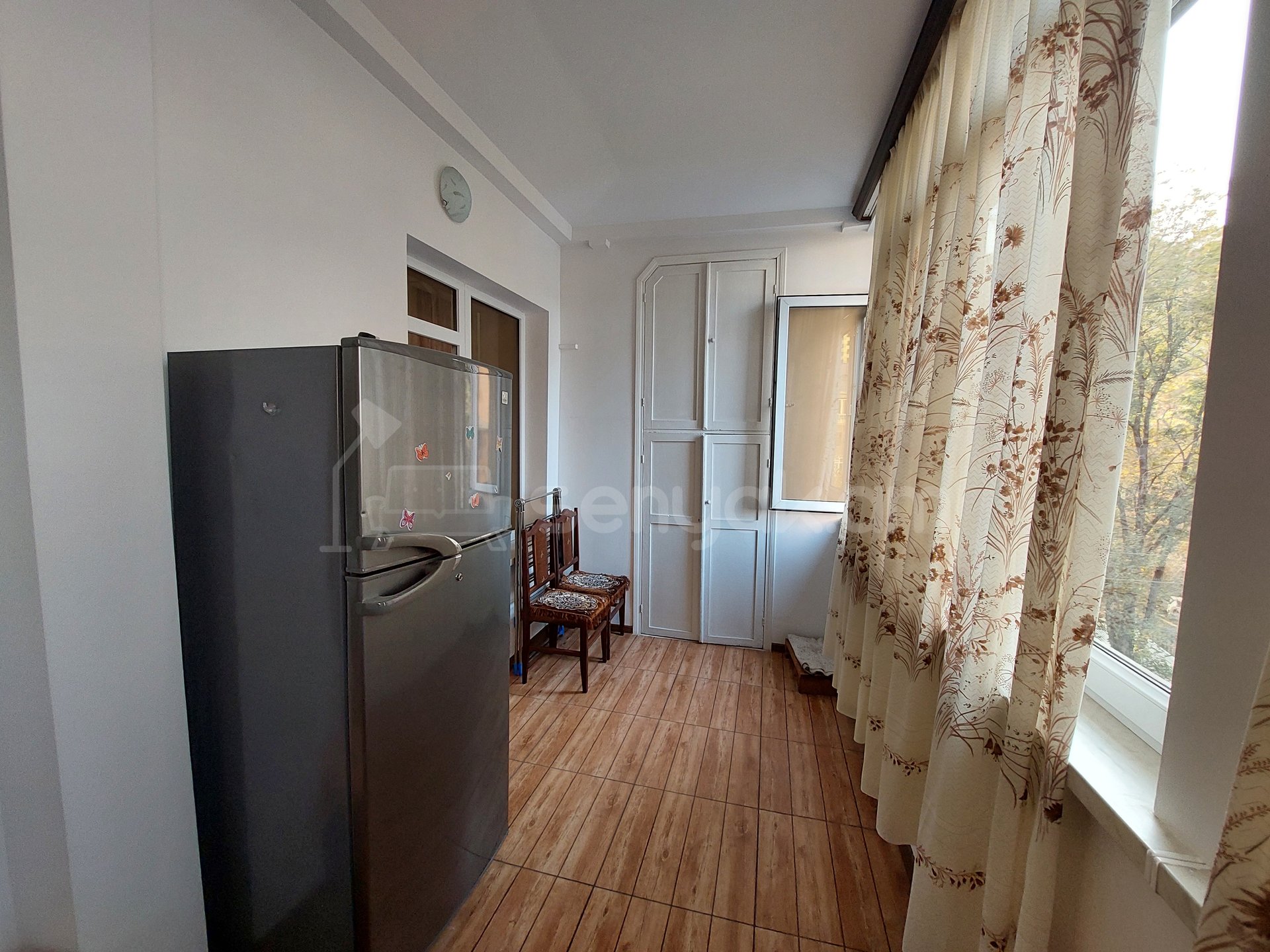 2 Սենյականոց Բնակարան Քարե Շենքում, 70քմ, 4/5 հարկ, Նորմալ Վիճակում, Կահավորված