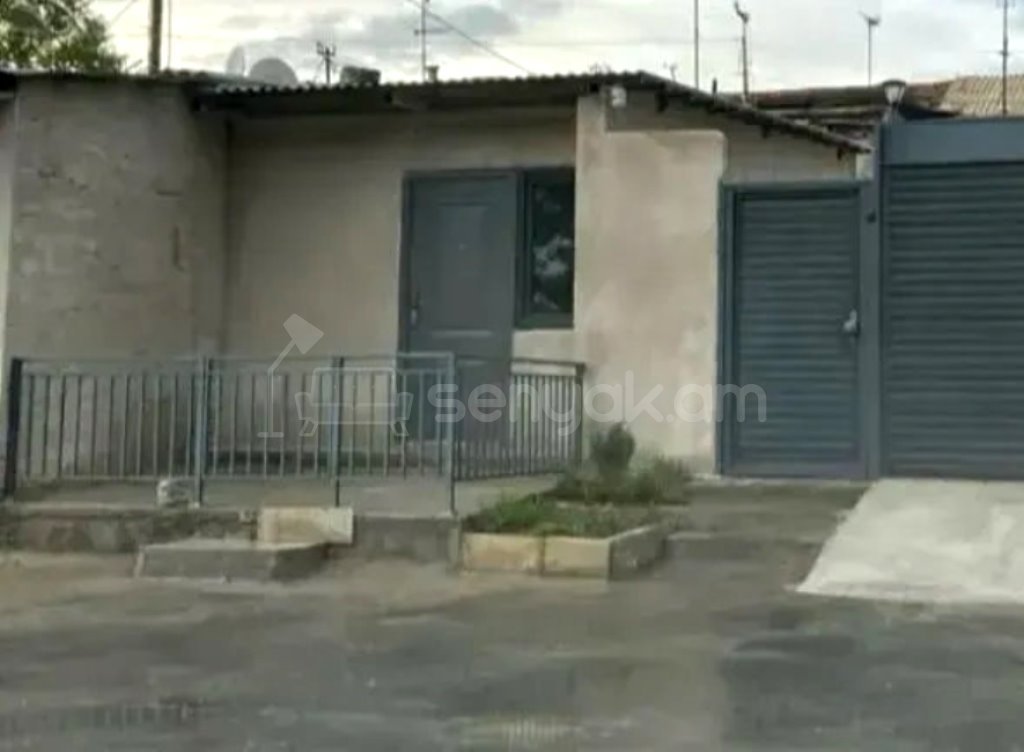 3 Սենյականոց Սեփական Տուն, 100քմ, Կոսմետիկ Վերանորոգված, Ավտոտնակով