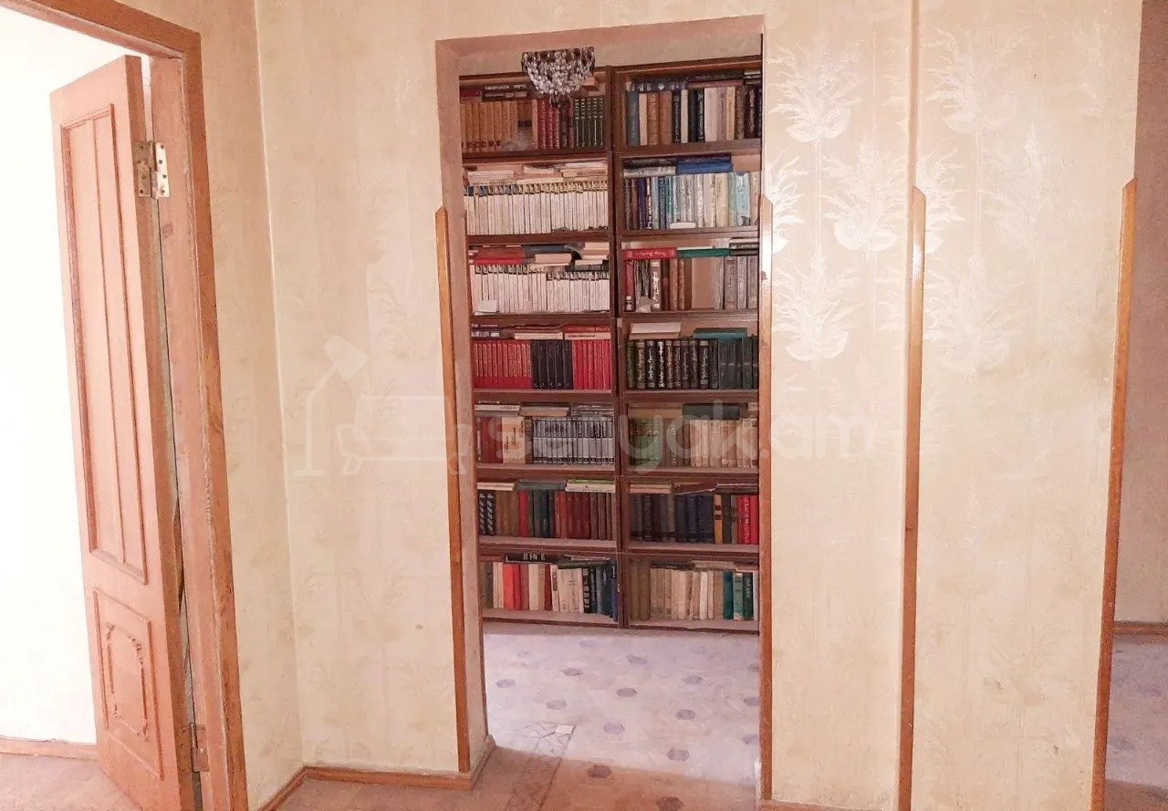 4 Սենյականոց Բնակարան, 107քմ, 8/16 հարկ, Պետական Վիճակում