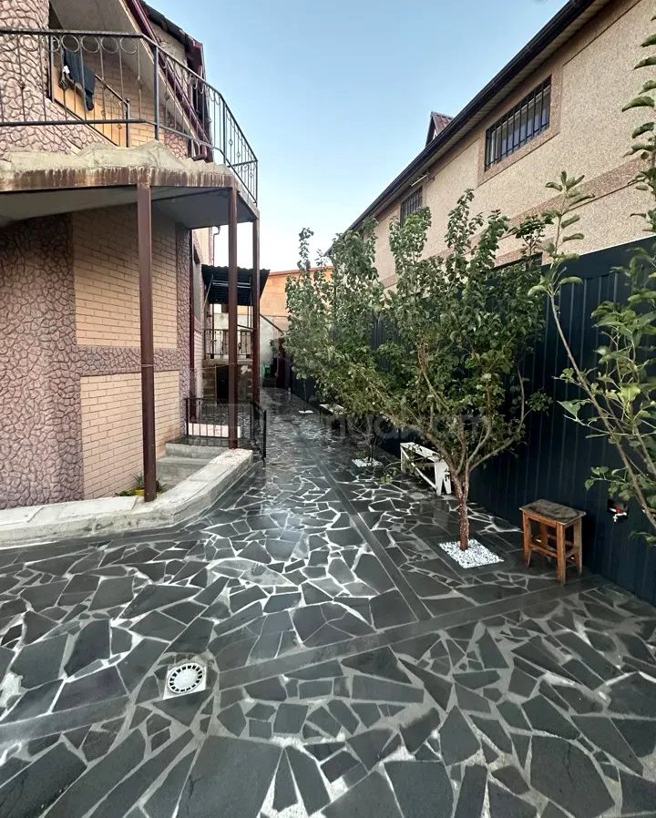 8 Սենյականոց Սեփական Տուն, 288քմ, Կապիտալ Վերանորոգված, Ավտոտնակով