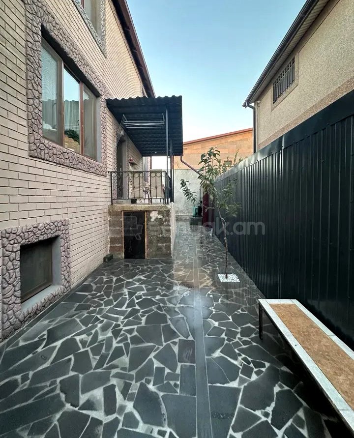 8 Սենյականոց Սեփական Տուն, 288քմ, Կապիտալ Վերանորոգված, Ավտոտնակով