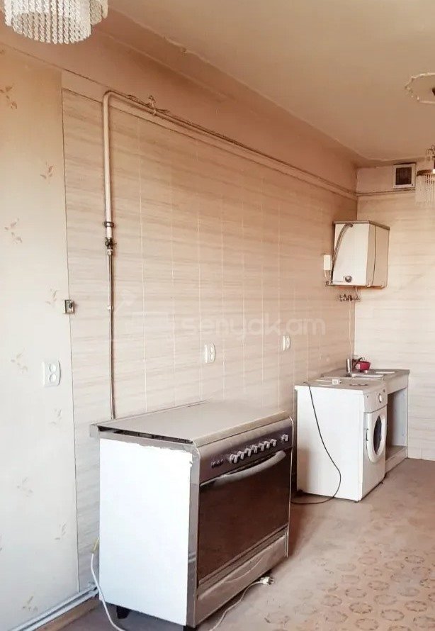 4 Սենյականոց Բնակարան, 107քմ, 8/16 հարկ, Նորմալ Վիճակում