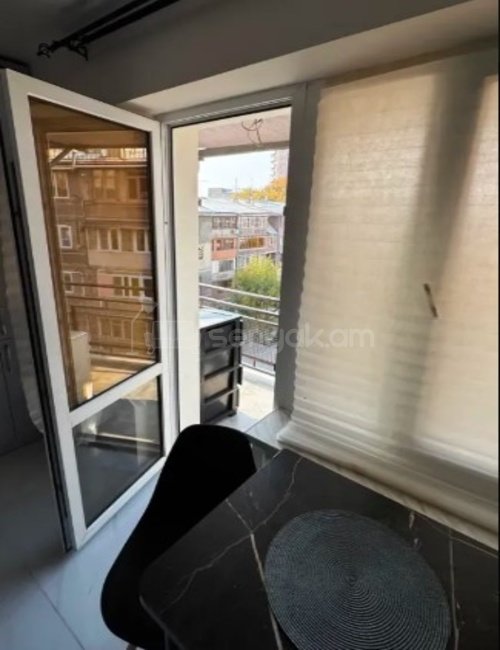 2 Սենյականոց Բնակարան Քարե Շենքում, 65քմ, 4/5 հարկ, Կապիտալ Վերանորոգված, Կահավորված, Արևկող