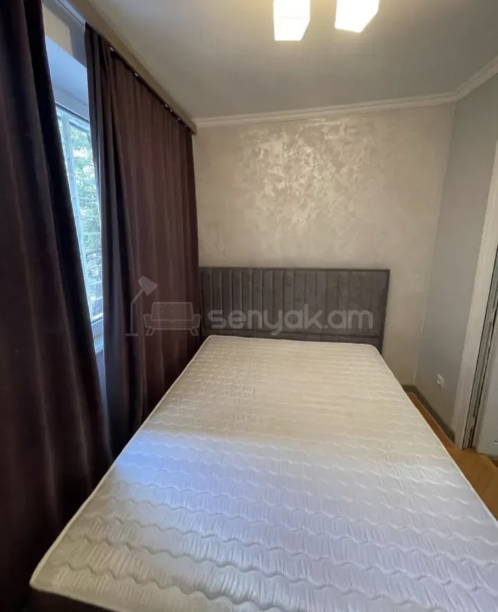 1 Սենյականոց Բնակարան Քարե Շենքում, 40քմ, 1/5 հարկ, Նորմալ Վիճակում, Կահավորված, Արևկող