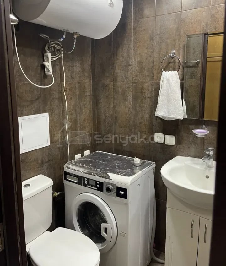 1 Սենյականոց Բնակարան Քարե Շենքում, 40քմ, 1/5 հարկ, Նորմալ Վիճակում, Կահավորված, Արևկող