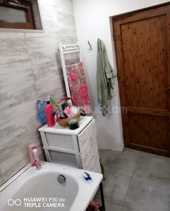 6 Սենյականոց Սեփական Տուն, 245քմ, Կոսմետիկ Վերանորոգված, Ավտոտնակով