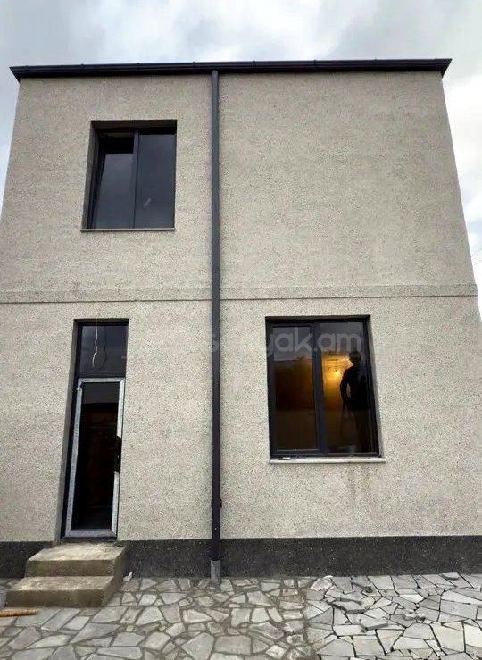 4 Սենյականոց Սեփական Տուն, 144քմ, Կոսմետիկ Վերանորոգված, Ավտոտնակով