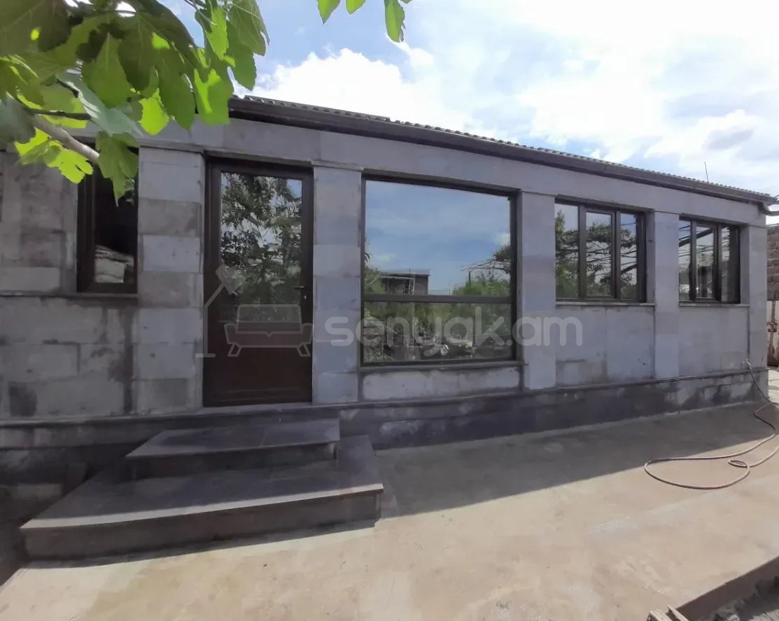 5 Սենյականոց Սեփական Տուն, 130քմ, Կոսմետիկ Վերանորոգված, Ավտոտնակով