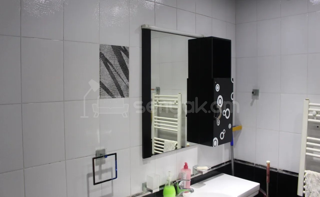 3 Սենյականոց Բնակարան, 85քմ, 2/14 հարկ, Նորմալ Վիճակում, Կահավորված