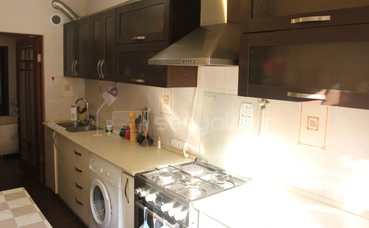 3 Սենյականոց Բնակարան, 85քմ, 2/14 հարկ, Նորմալ Վիճակում, Կահավորված