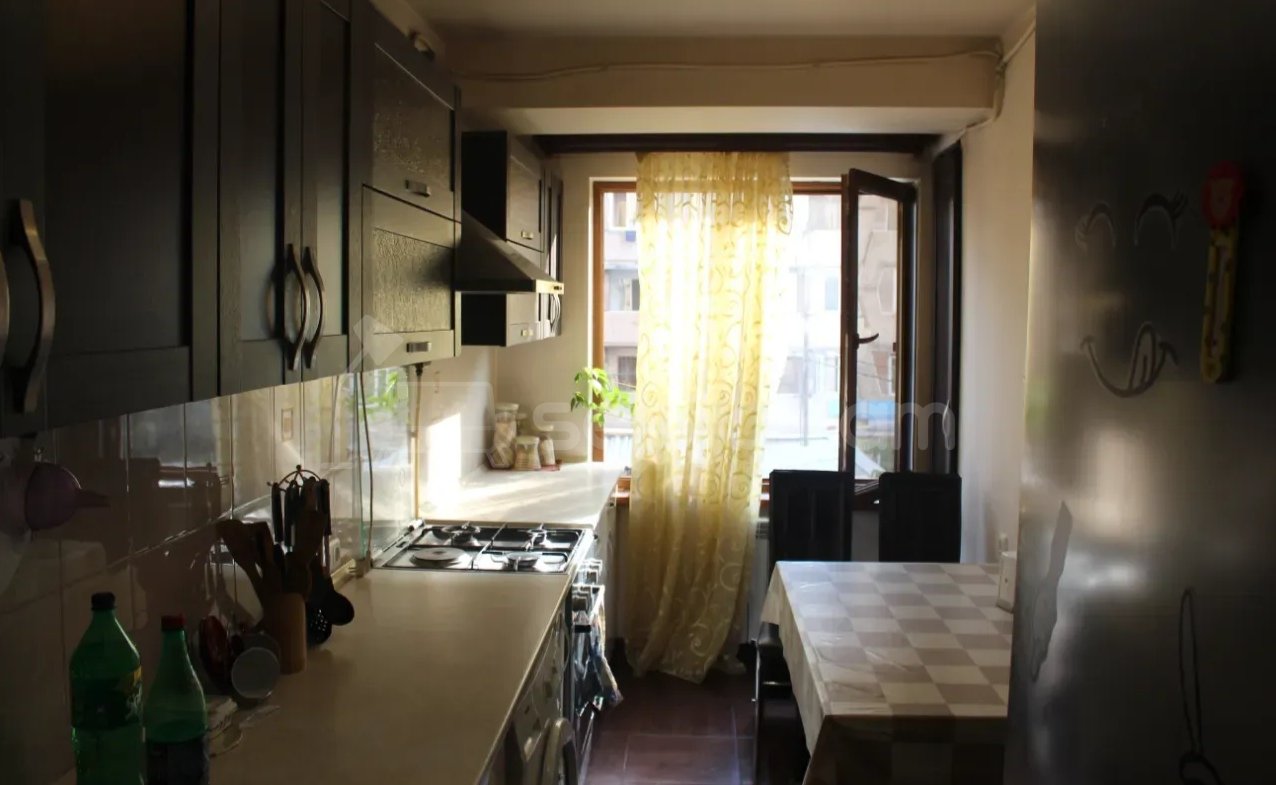 3 Սենյականոց Բնակարան, 85քմ, 2/14 հարկ, Նորմալ Վիճակում, Կահավորված