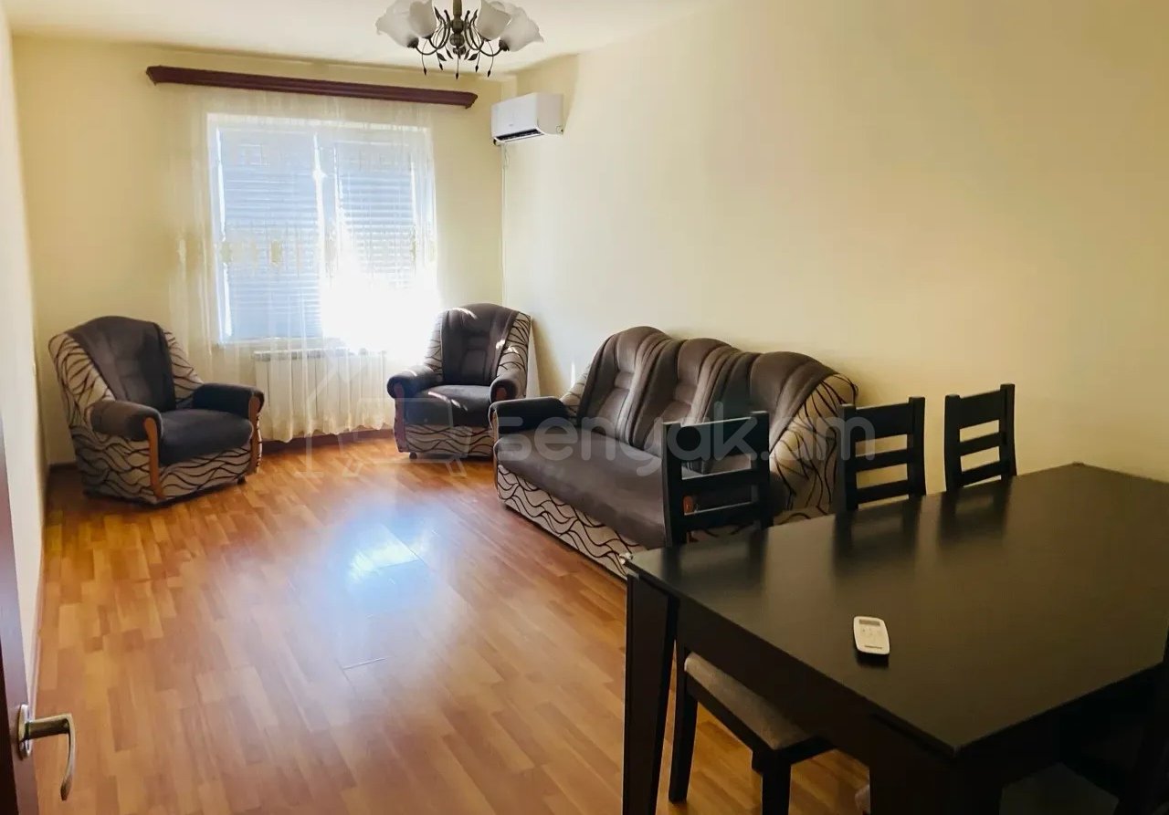 3 Սենյականոց Բնակարան, 80քմ, 7/8 հարկ, Նորմալ Վիճակում, Կահավորված