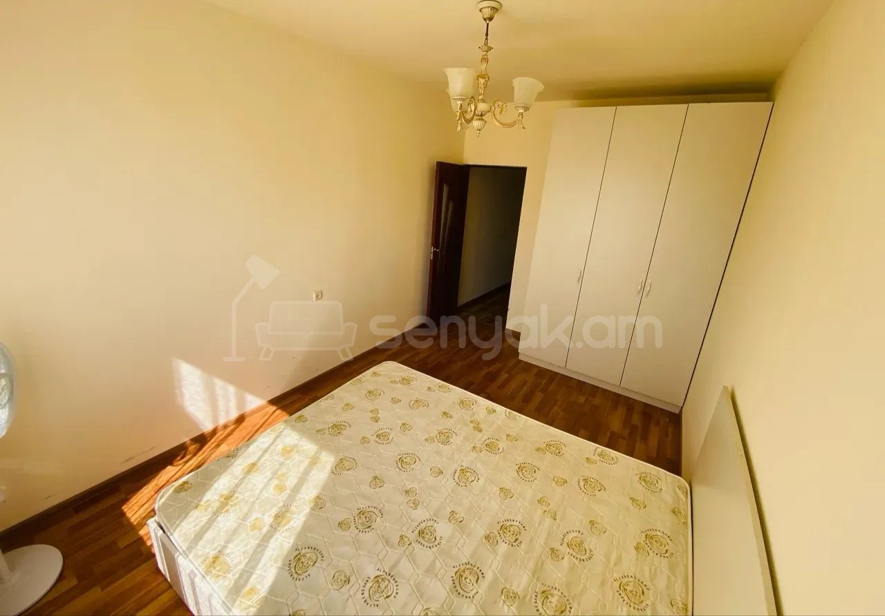 3 Սենյականոց Բնակարան, 80քմ, 7/8 հարկ, Նորմալ Վիճակում, Կահավորված