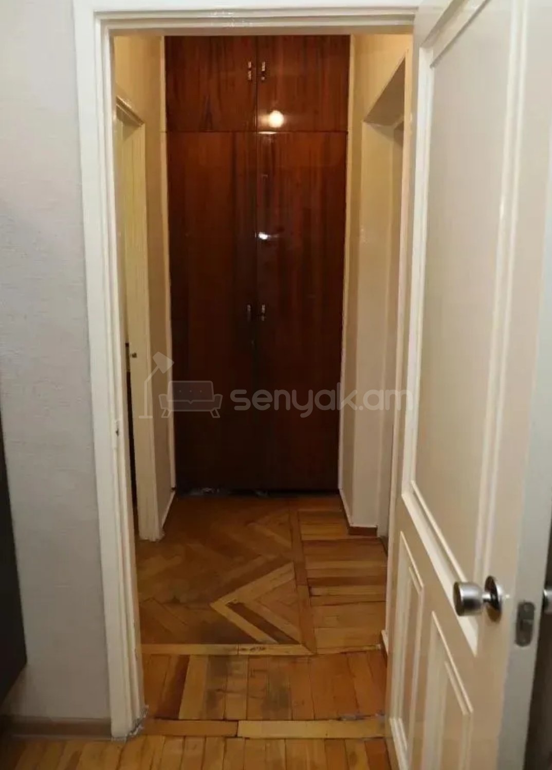 3 Սենյականոց Բնակարան Քարե Շենքում, 81քմ, 2/4 հարկ, Նորմալ Վիճակում