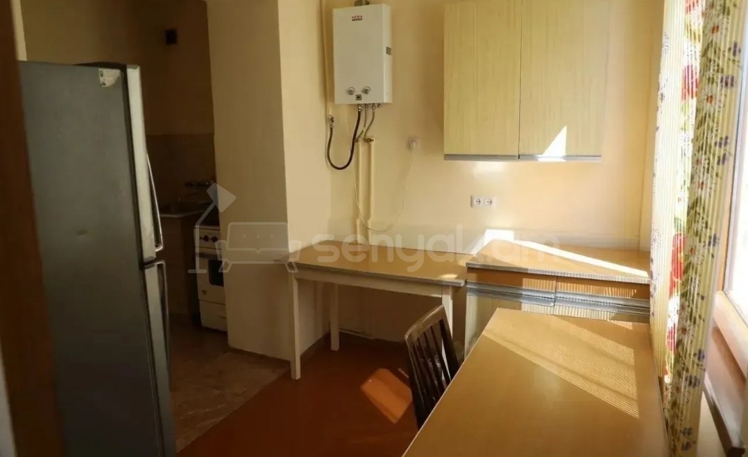 3 Սենյականոց Բնակարան Քարե Շենքում, 81քմ, 2/4 հարկ, Նորմալ Վիճակում