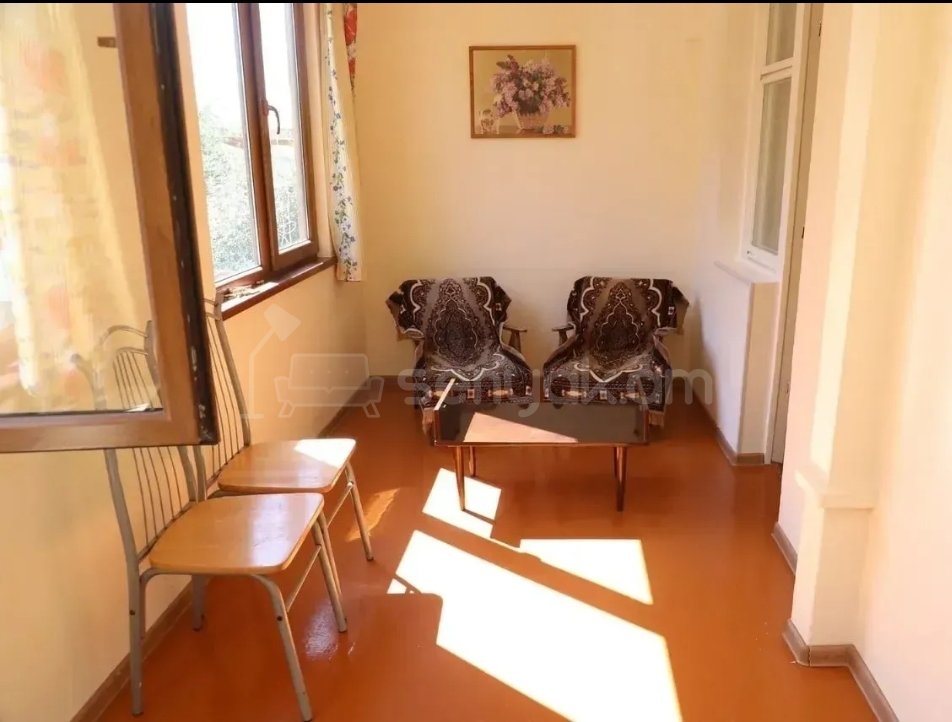 3 Սենյականոց Բնակարան Քարե Շենքում, 81քմ, 2/4 հարկ, Նորմալ Վիճակում