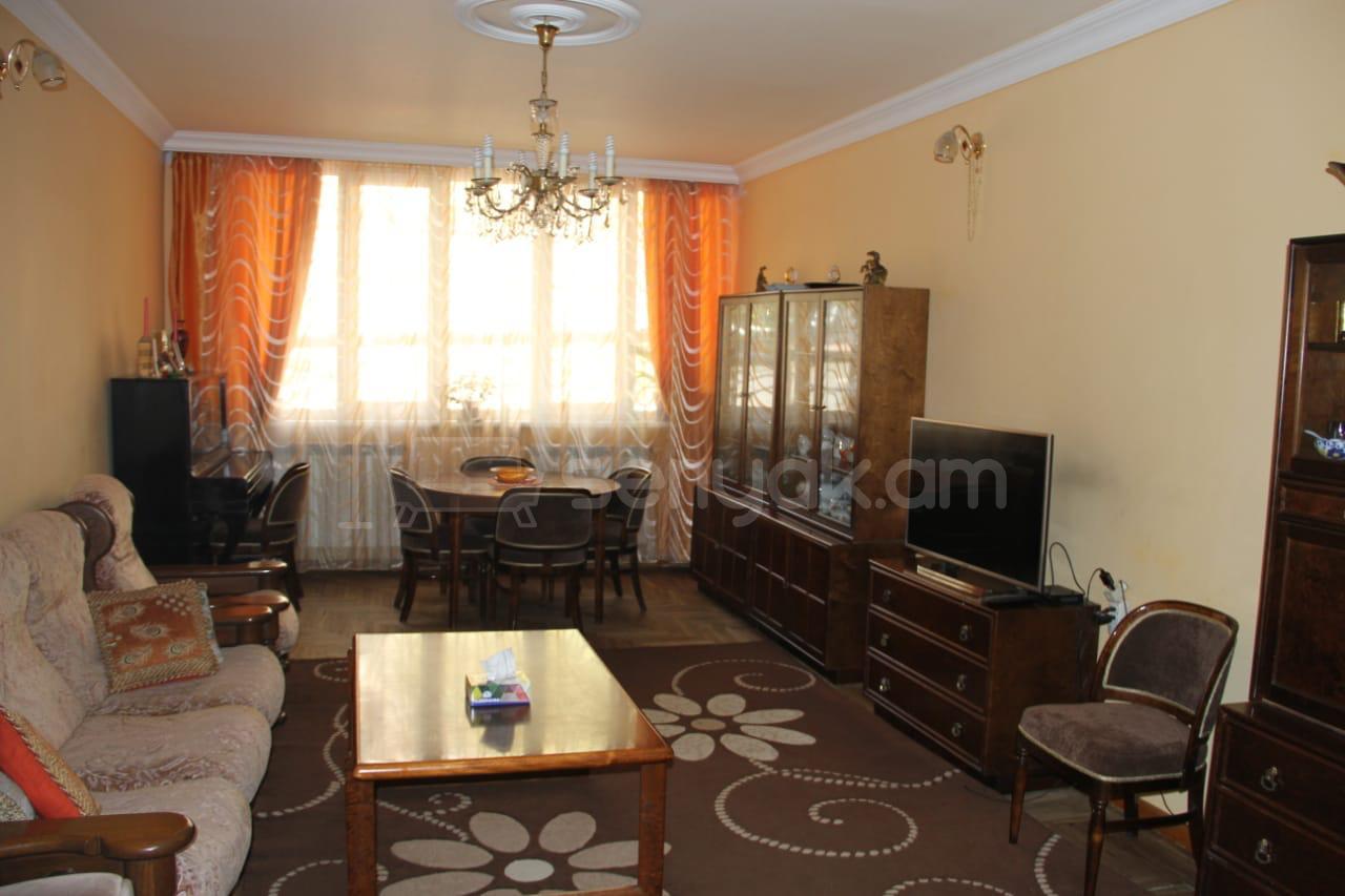 3 Սենյականոց Բնակարան Քարե Շենքում, 92քմ, 2/8 հարկ, Կապիտալ Վերանորոգված