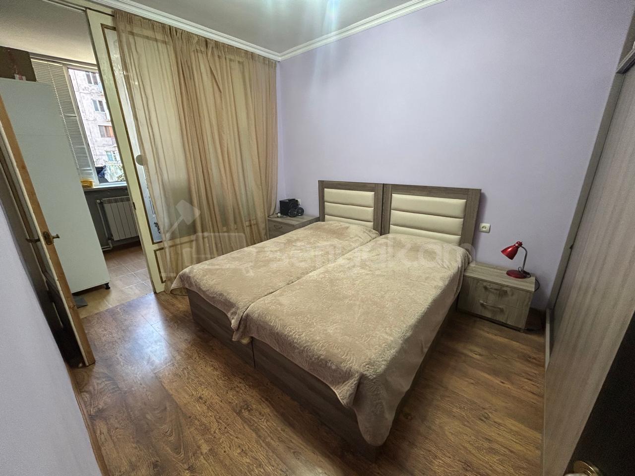 3 Սենյականոց Բնակարան Քարե Շենքում, 92քմ, 2/8 հարկ, Կապիտալ Վերանորոգված