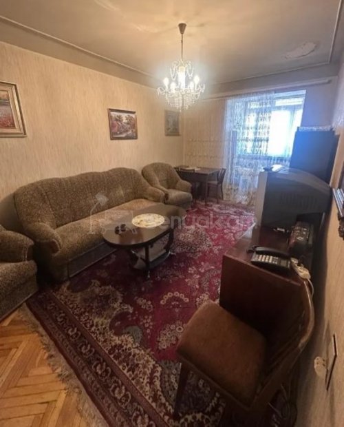 2 Սենյականոց Բնակարան Քարե Շենքում, 45քմ, 5/5 հարկ, Նորմալ Վիճակում, Կահավորված, Արևկող