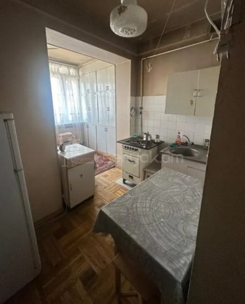 2 Սենյականոց Բնակարան Քարե Շենքում, 45քմ, 5/5 հարկ, Նորմալ Վիճակում, Կահավորված, Արևկող