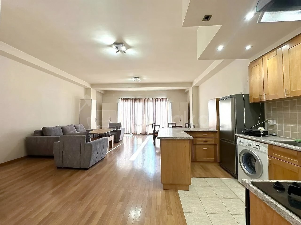 2 Սենյականոց Բնակարան Նորակառույցում, 70քմ, 3/3 հարկ, Կապիտալ Վերանորոգված