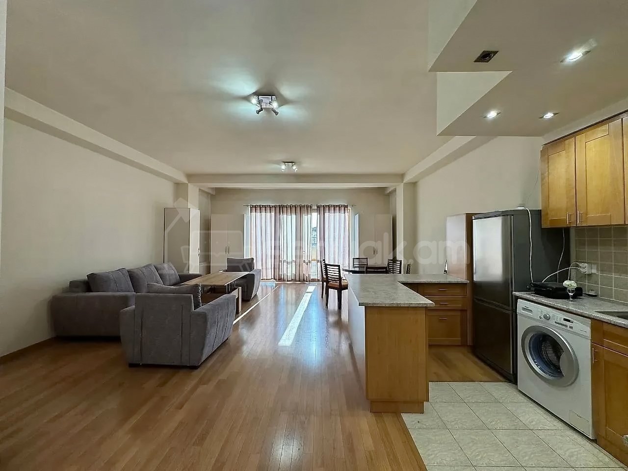 2 Սենյականոց Բնակարան Նորակառույցում, 70քմ, 3/3 հարկ, Կապիտալ Վերանորոգված