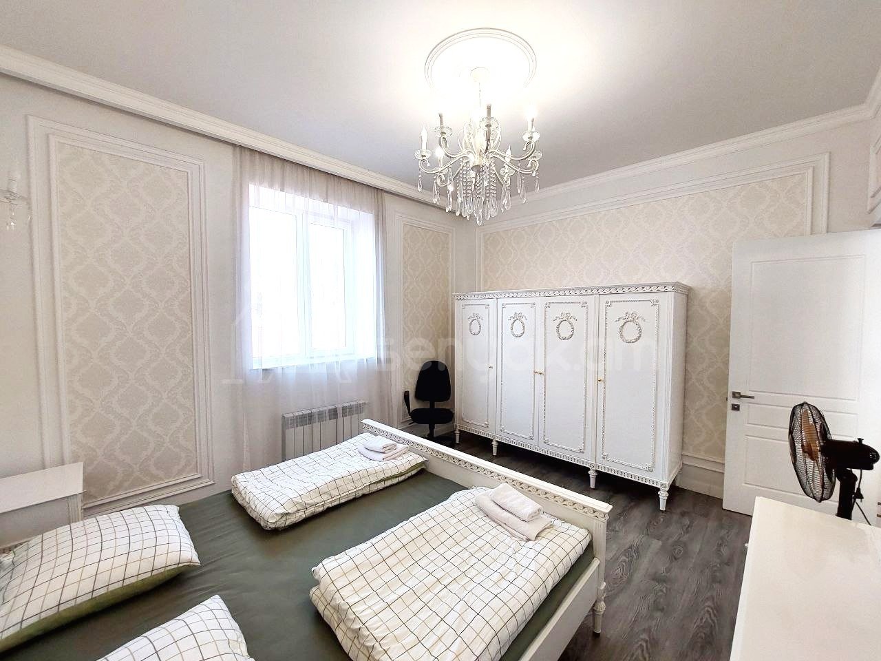 3 Սենյականոց Բնակարան Քարե Շենքում, 70քմ, 4/4 հարկ, Դիզայներական Վերանորոգված