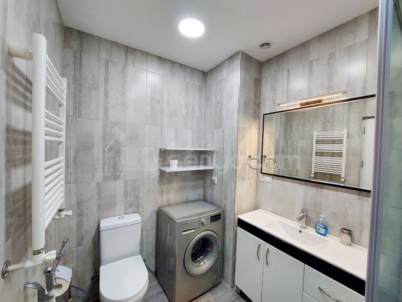 3 Սենյականոց Բնակարան Քարե Շենքում, 70քմ, 4/4 հարկ, Դիզայներական Վերանորոգված