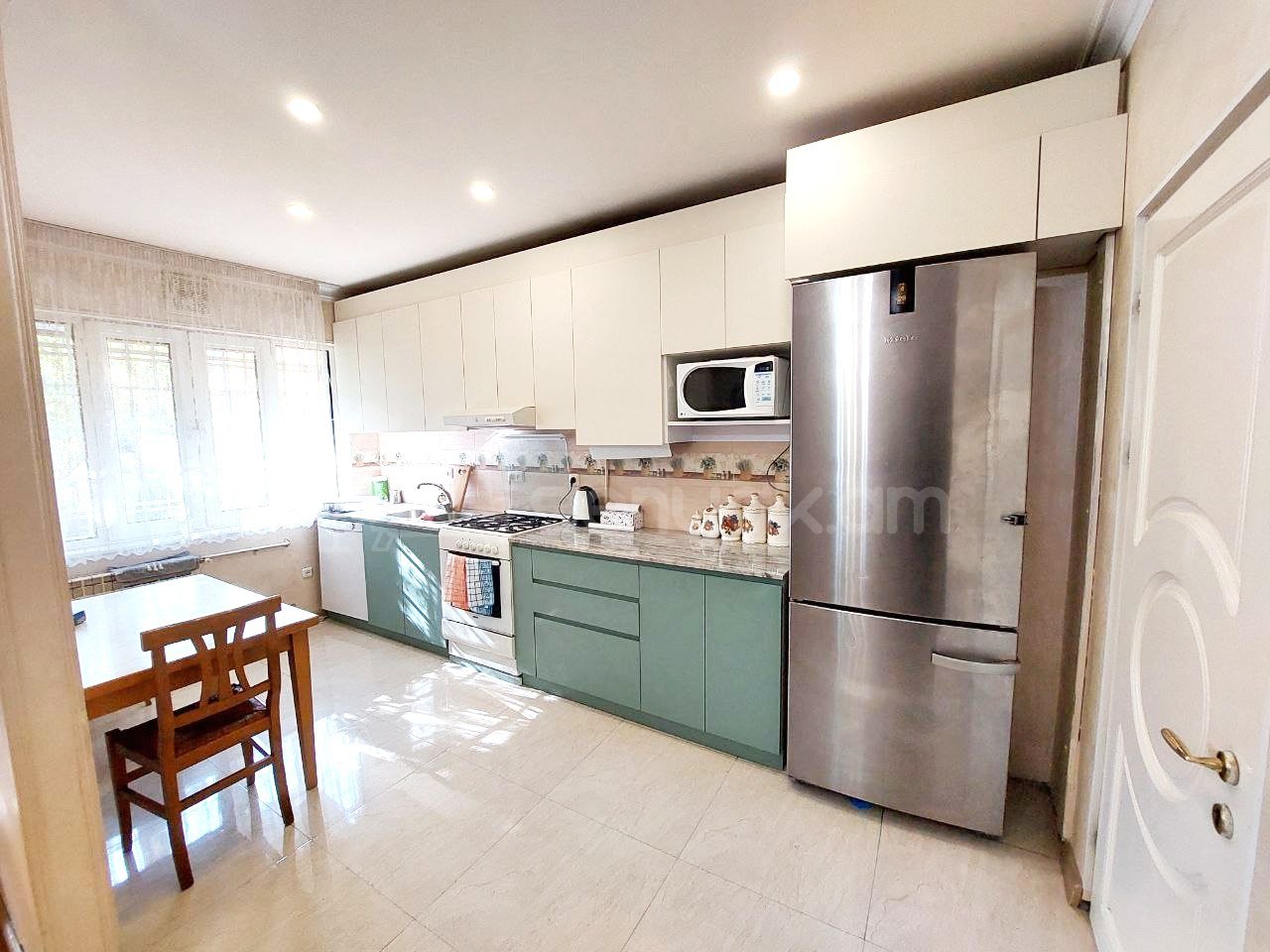 3 Սենյականոց Բնակարան Քարե Շենքում, 110քմ, 1/5 հարկ, Կապիտալ Վերանորոգված, Կահավորված, Արևկող