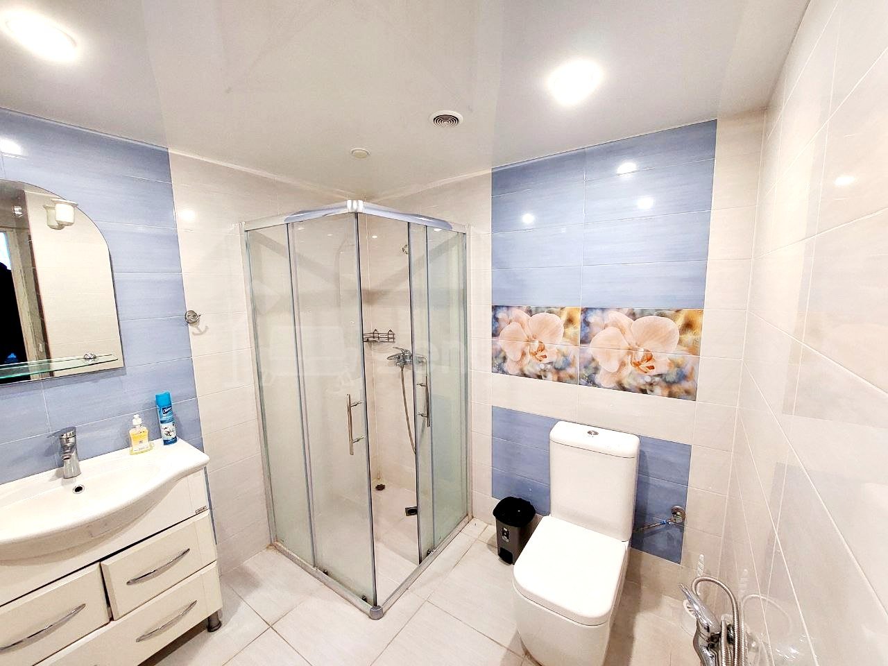 3 Սենյականոց Բնակարան Քարե Շենքում, 110քմ, 1/5 հարկ, Կապիտալ Վերանորոգված, Կահավորված, Արևկող