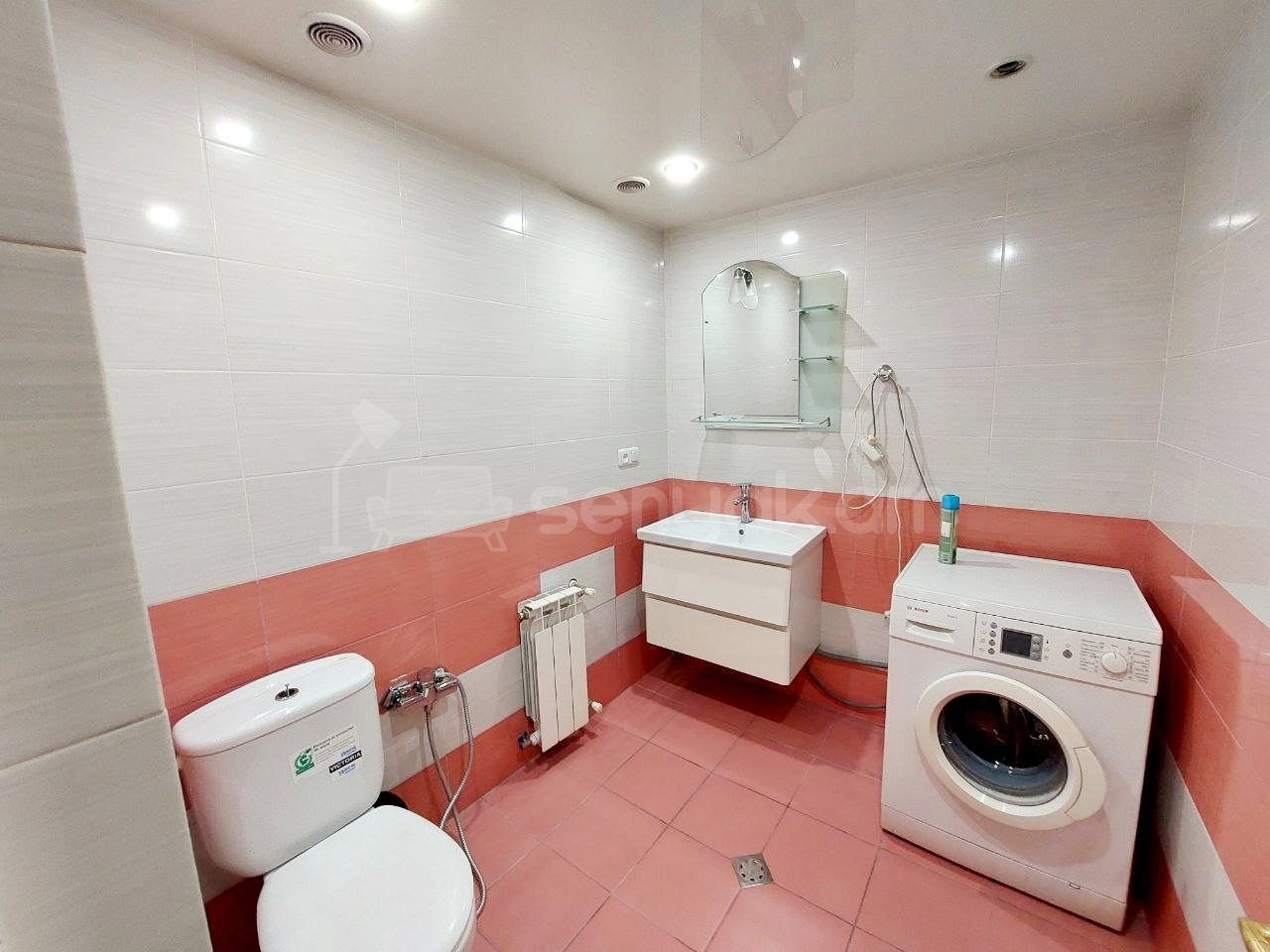 3 Սենյականոց Բնակարան Քարե Շենքում, 110քմ, 1/5 հարկ, Կապիտալ Վերանորոգված, Կահավորված, Արևկող