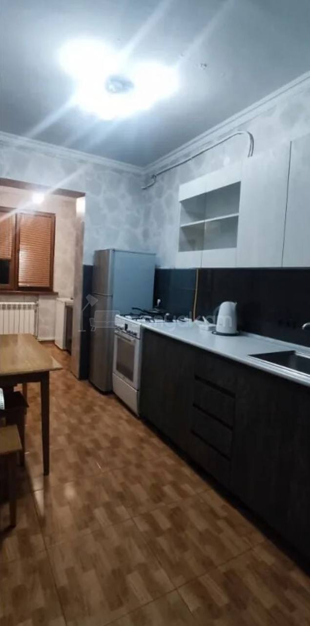 2 Սենյականոց Բնակարան Քարե Շենքում, 66քմ, 9/9 հարկ, Նորմալ Վիճակում, Կահավորված